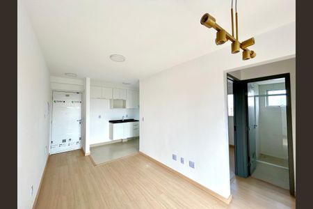 Sala de apartamento para alugar com 2 quartos, 43m² em Jardim Aida, Guarulhos