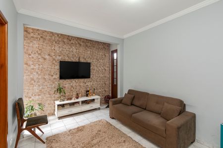 Casa para alugar com 180m², 3 quartos e 5 vagas Casa para alugar com 180m², 3 quartos e 5 vagasSala de TV