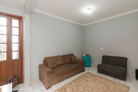 Casa para alugar com 180m², 3 quartos e 5 vagas Casa para alugar com 180m², 3 quartos e 5 vagasSala de TV