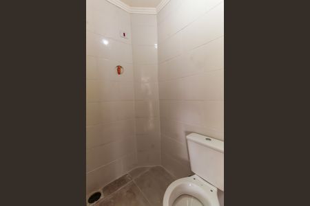 Banheiro de casa para alugar com 1 quarto, 150m² em Pari, São Paulo