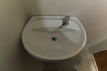 Banheiro de casa para alugar com 1 quarto, 150m² em Pari, São Paulo