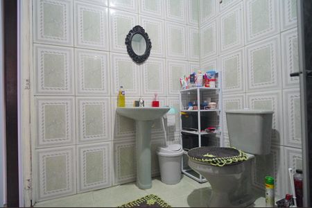 Casa à venda com 140m², 2 quartos e 1 vagaBanheiro 