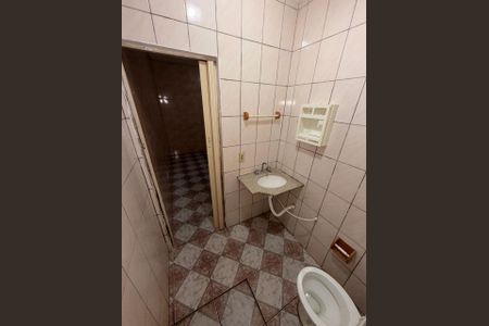 Banheiro de casa para alugar com 1 quarto, 45m² em Jardim Presidente Dutra, Guarulhos