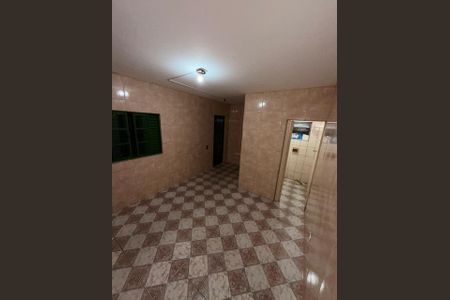Quarto de casa para alugar com 1 quarto, 45m² em Jardim Presidente Dutra, Guarulhos