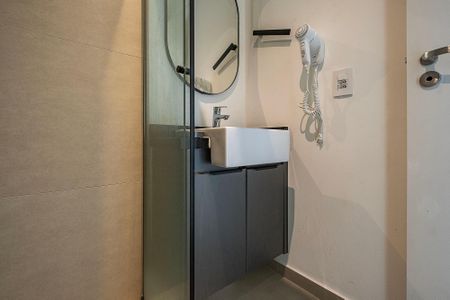Banheiro de kitnet/studio à venda com 1 quarto, 21m² em Paraíso, São Paulo