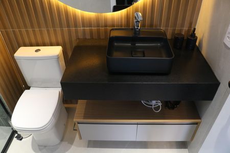 Banheiro  de kitnet/studio para alugar com 1 quarto, 34m² em Perdizes, São Paulo