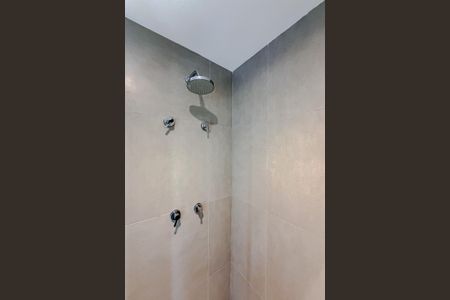 Banheiro de kitnet/studio para alugar com 1 quarto, 22m² em Paraíso, São Paulo