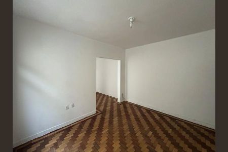 Sala  de apartamento para alugar com 2 quartos, 110m² em São João, Porto Alegre