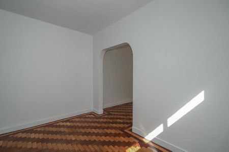 Sala de apartamento para alugar com 2 quartos, 110m² em São João, Porto Alegre