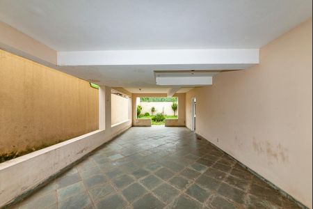 Casa para alugar com 309m², 4 quartos e 3 vagas Casa para alugar com 309m², 4 quartos e 3 vagasVaranda