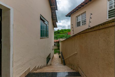 Casa para alugar com 309m², 4 quartos e 3 vagas Casa para alugar com 309m², 4 quartos e 3 vagasQuintal