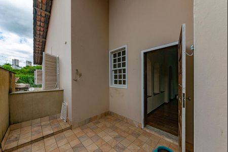 Casa para alugar com 309m², 4 quartos e 3 vagas Casa para alugar com 309m², 4 quartos e 3 vagasQuintal