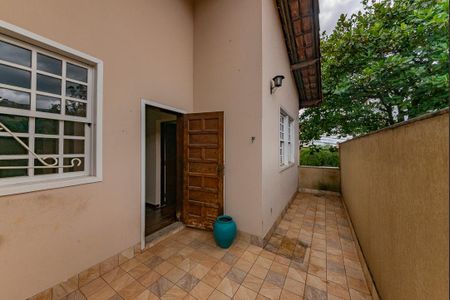 Casa para alugar com 309m², 4 quartos e 3 vagas Casa para alugar com 309m², 4 quartos e 3 vagasQuintal
