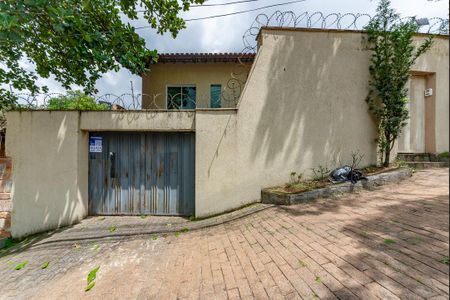 Casa para alugar com 309m², 4 quartos e 3 vagas Casa para alugar com 309m², 4 quartos e 3 vagasFachada