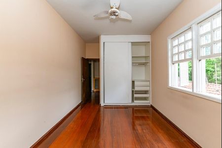 Casa para alugar com 309m², 4 quartos e 3 vagas Casa para alugar com 309m², 4 quartos e 3 vagasQuarto 2