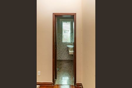 Casa para alugar com 309m², 4 quartos e 3 vagas Casa para alugar com 309m², 4 quartos e 3 vagasLavabo