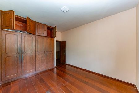 Casa para alugar com 309m², 4 quartos e 3 vagas Casa para alugar com 309m², 4 quartos e 3 vagasSuíte