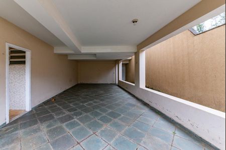 Casa para alugar com 309m², 4 quartos e 3 vagas Casa para alugar com 309m², 4 quartos e 3 vagasVaranda
