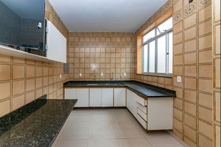 Casa para alugar com 309m², 4 quartos e 3 vagas Casa para alugar com 309m², 4 quartos e 3 vagasCozinha