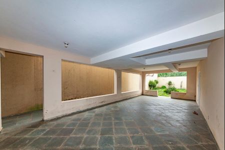 Casa para alugar com 309m², 4 quartos e 3 vagas Casa para alugar com 309m², 4 quartos e 3 vagasVaranda