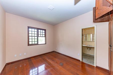 Casa para alugar com 309m², 4 quartos e 3 vagas Casa para alugar com 309m², 4 quartos e 3 vagasSuíte