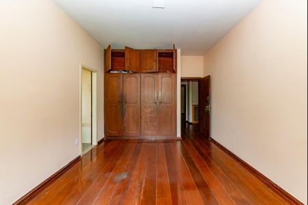 Casa para alugar com 309m², 4 quartos e 3 vagas Casa para alugar com 309m², 4 quartos e 3 vagasSuíte