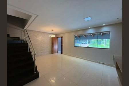 Casa de Condomínio para alugar com 3 quartos, 132m² em Parque Amazonia, Goiânia