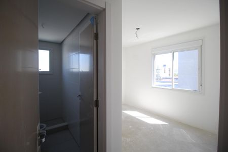 Banheiro da Suíte 1 de apartamento à venda com 2 quartos, 67m² em Bom Jesus, Porto Alegre