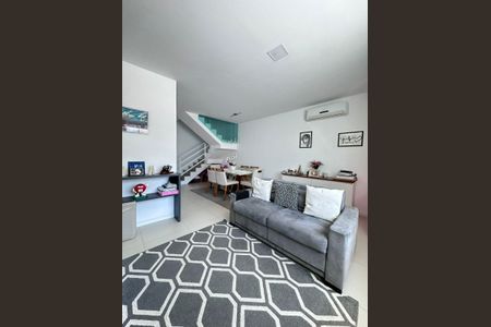 Casa à venda com 4 quartos, 190m² em Itaipu, Niterói