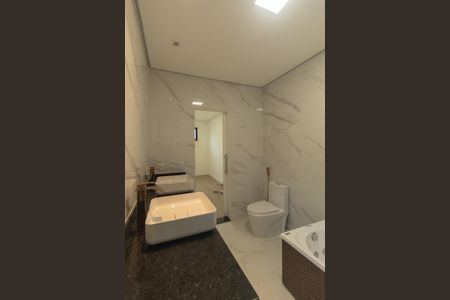 Casa à venda com 266m², 4 quartos e 2 vagas Casa à venda com 266m², 4 quartos e 2 vagasBanheiro da Suite 1