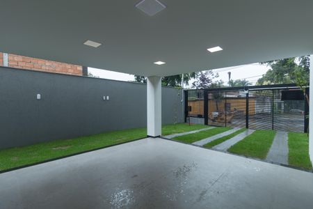 Casa à venda com 266m², 4 quartos e 2 vagas Casa à venda com 266m², 4 quartos e 2 vagasGaragem