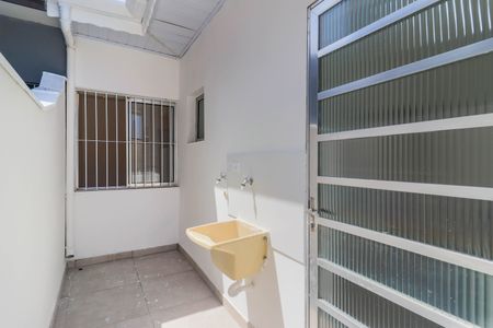Casa para alugar com 65m², 2 quartos e 1 vagaÁrea de Serviço