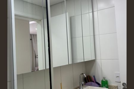 Apartamento à venda com 46m², 2 quartos e 1 vaga Apartamento à venda com 46m², 2 quartos e 1 vagaBanheiro