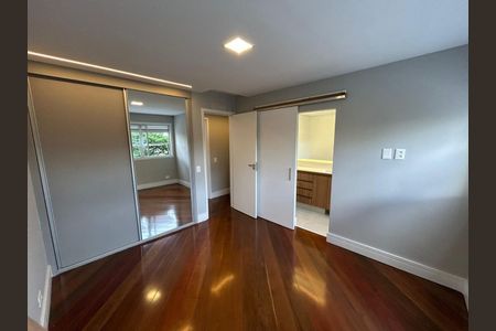 Apartamento à venda com 2 quartos, 100m² em Itaim Bibi, São Paulo