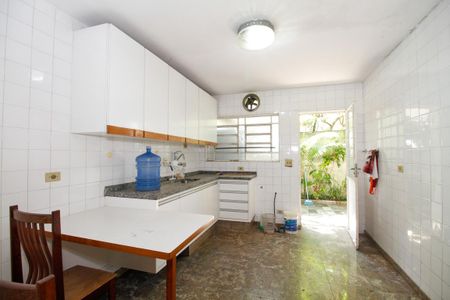 Casa à venda com 217m², 3 quartos e 3 vagasCozinha