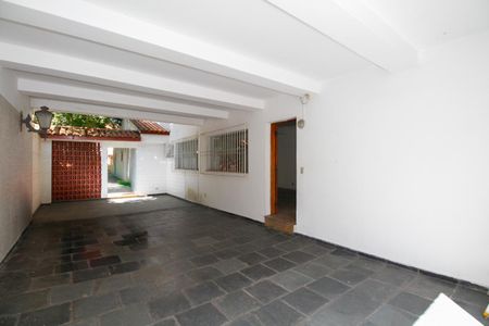 Casa à venda com 217m², 3 quartos e 3 vagasGaragem (3 vagas)