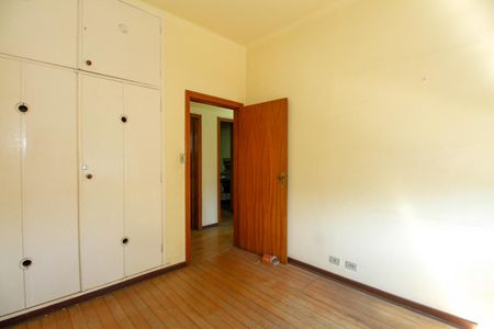 Casa à venda com 217m², 3 quartos e 3 vagasQuarto 2