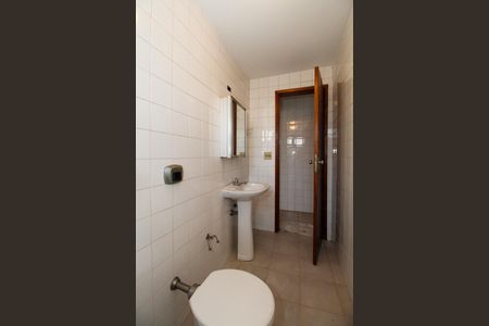 Casa à venda com 217m², 3 quartos e 3 vagasBanheiro de Serviço