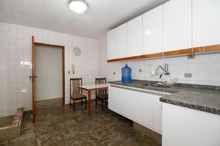 Casa à venda com 217m², 3 quartos e 3 vagasCozinha