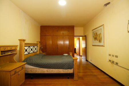 Casa à venda com 217m², 3 quartos e 3 vagasSuíte