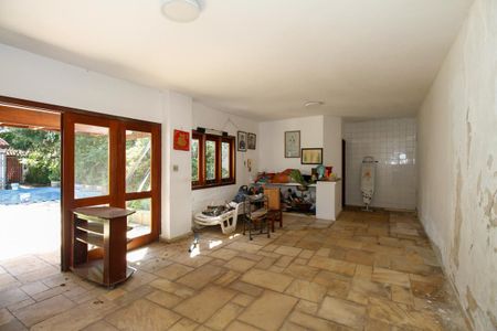 Casa à venda com 217m², 3 quartos e 3 vagasEdícula