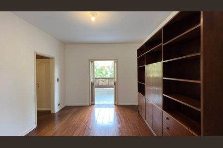 Casa à venda com 5 quartos, 620m² em Jardim Paulista, São Paulo