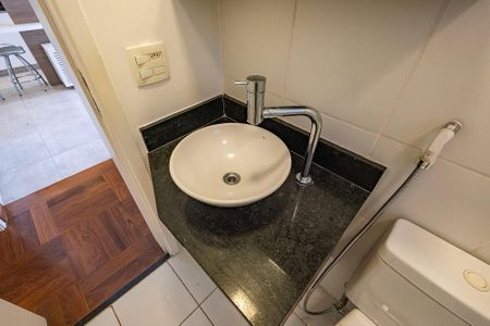 Apartamento para alugar com 61m², 2 quartos e 1 vaga Apartamento para alugar com 61m², 2 quartos e 1 vagaBanheiro