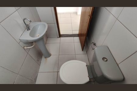 Banheiro de casa para alugar com 1 quarto, 50m² em Cidade Kemel, Poá