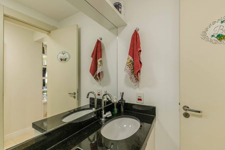 Apartamento à venda com 62m², 2 quartos e 1 vagaBanheiro Social
