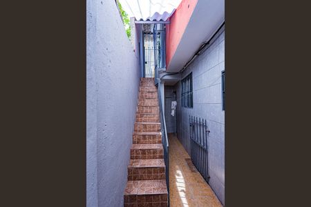 Casa para alugar com 100m², 2 quartos e sem vaga Casa para alugar com 100m², 2 quartos e sem vagaEscada