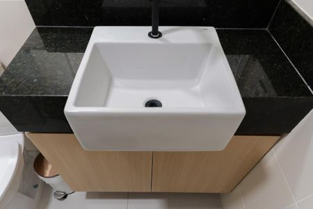 Apartamento à venda com 50m², 2 quartos e 1 vaga Apartamento à venda com 50m², 2 quartos e 1 vagaBanheiro da suíte