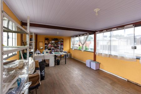 Casa à venda com 240m², 4 quartos e 3 vagasSalão