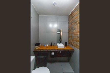 Casa à venda com 240m², 4 quartos e 3 vagasBanheiro - Casa 2