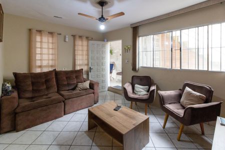 Casa à venda com 240m², 4 quartos e 3 vagasSala